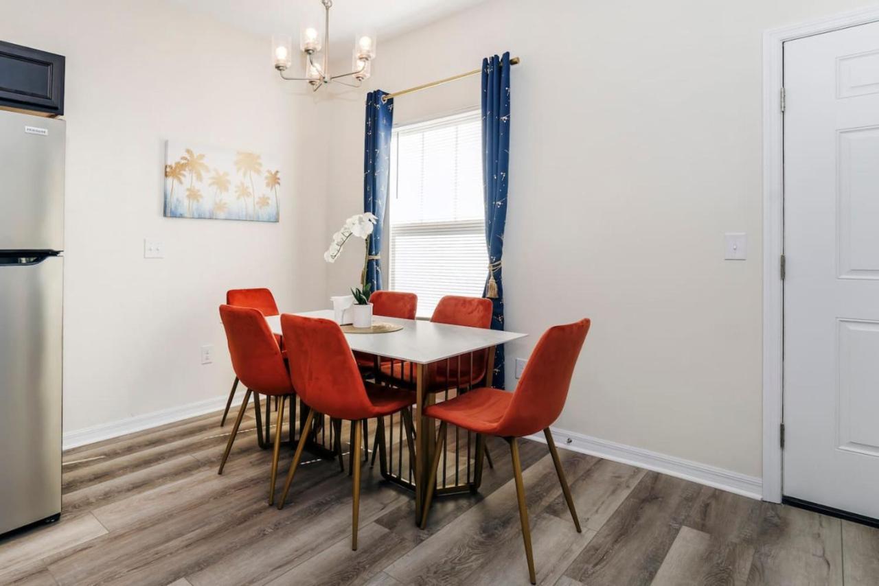 Beautiful Home, Walk To Uf, Newly Built Holiday home