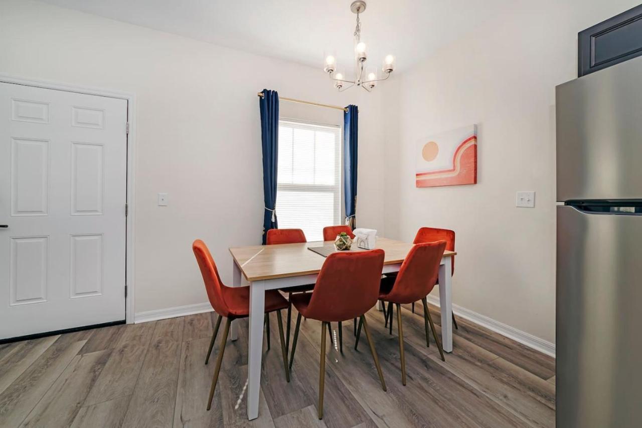 Beautiful Home, Walk To Uf, Newly Built Holiday home *