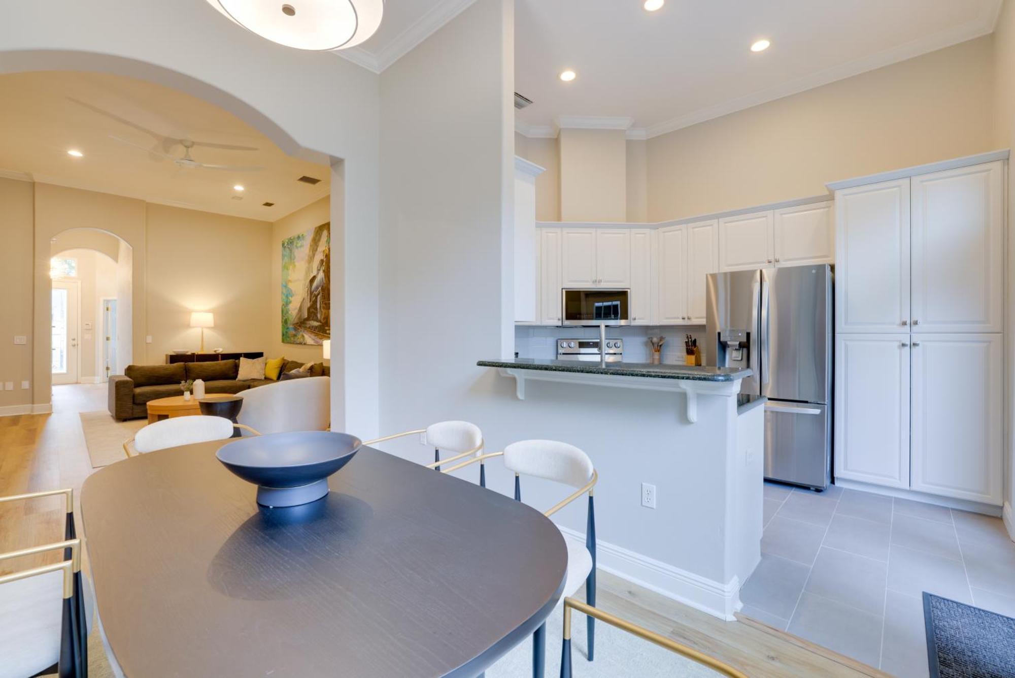 Townhome With Patio Less Than 5 Mi To Uf Campus! Holiday home