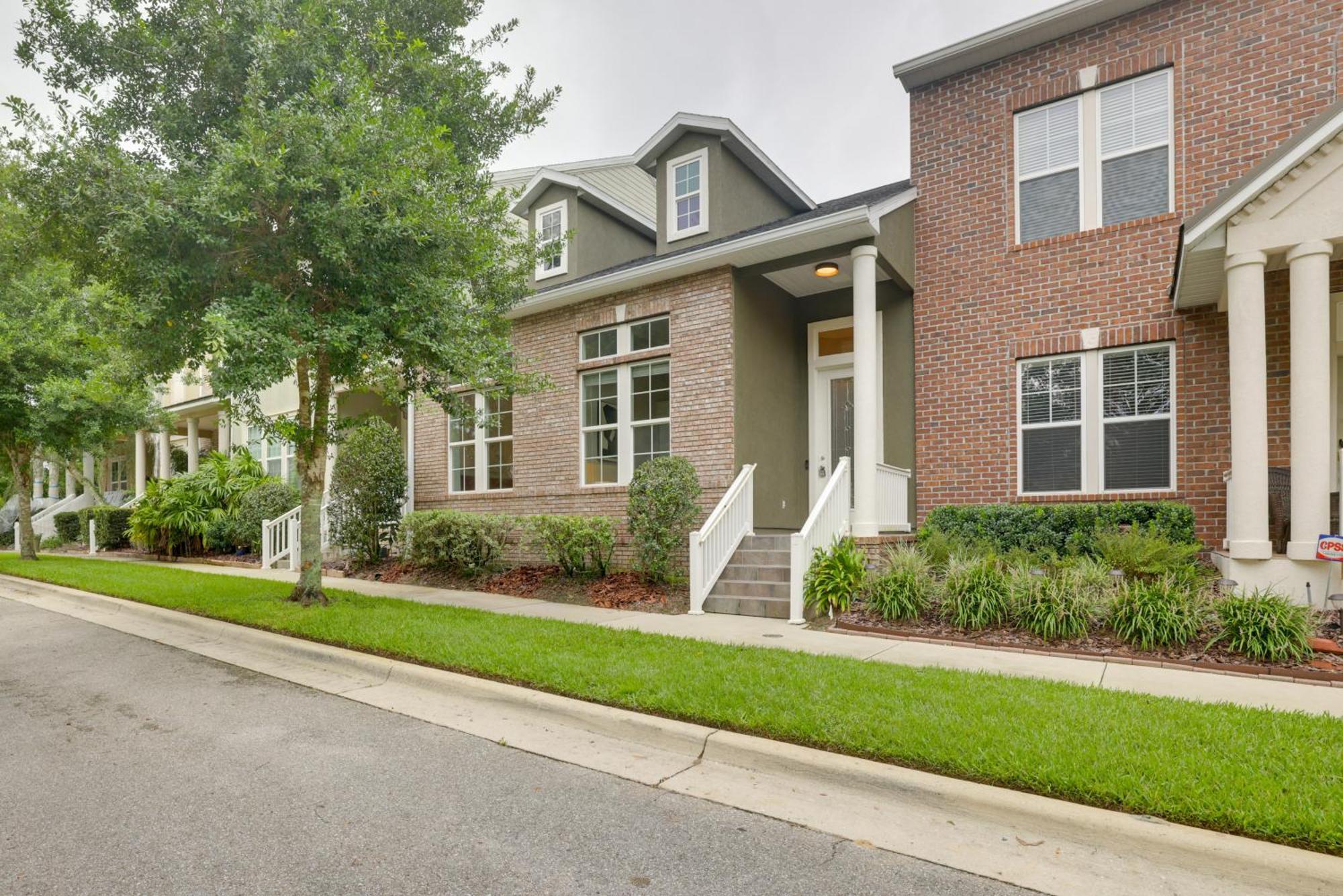Townhome With Patio Less Than 5 Mi To Uf Campus!