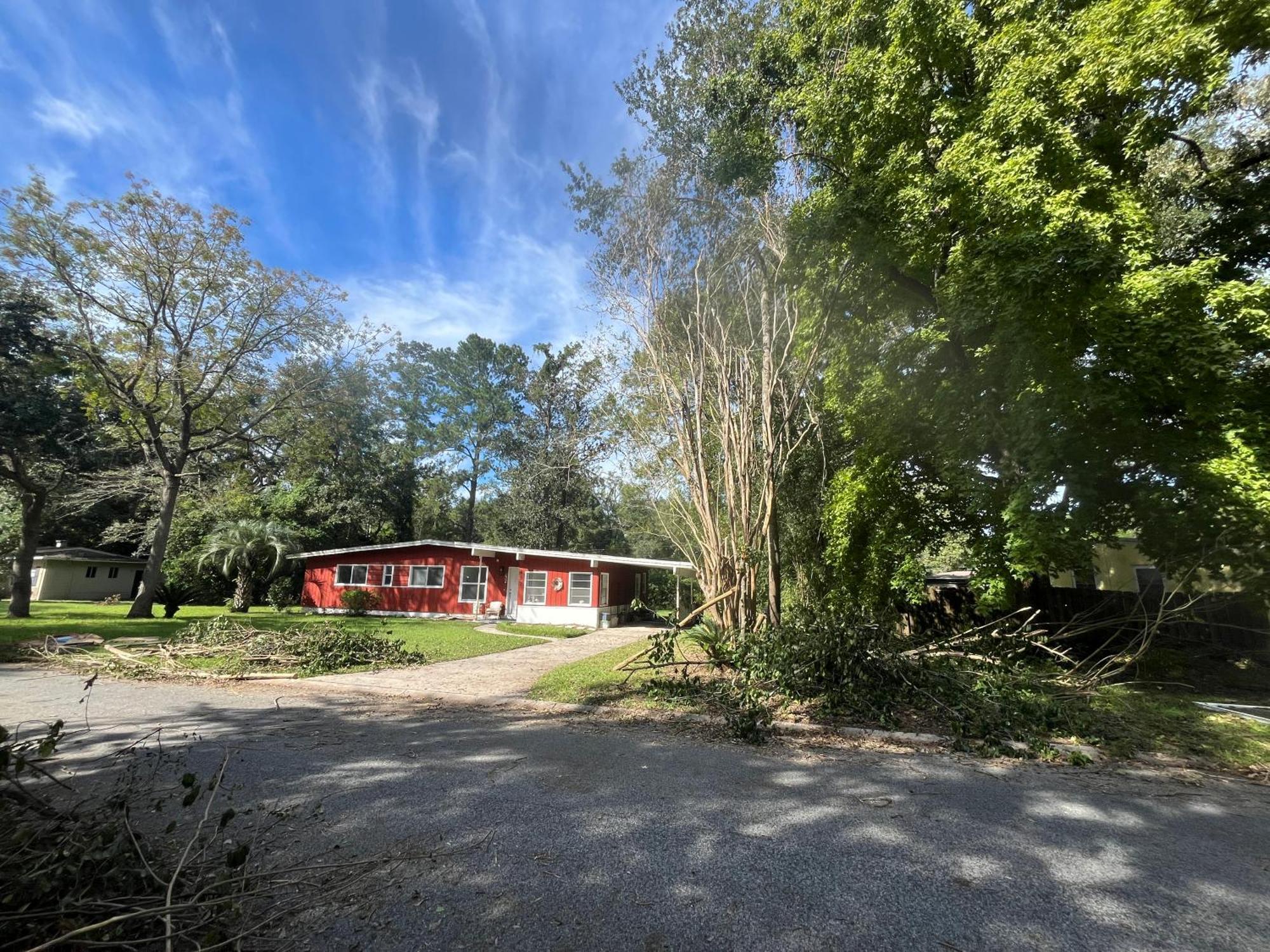 New Renovated Peaceful Mile To Uf Holiday home
