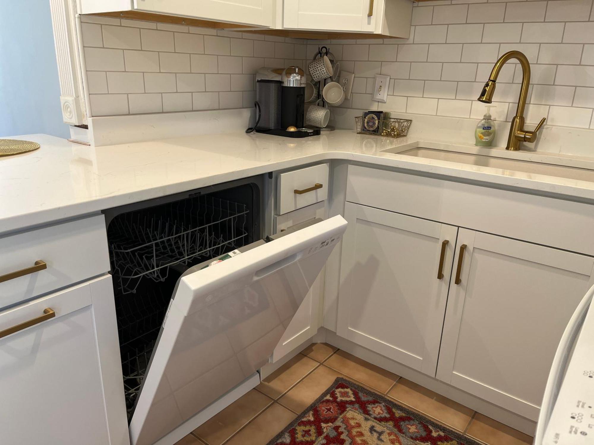 New Renovated Peaceful Mile To Uf Holiday home