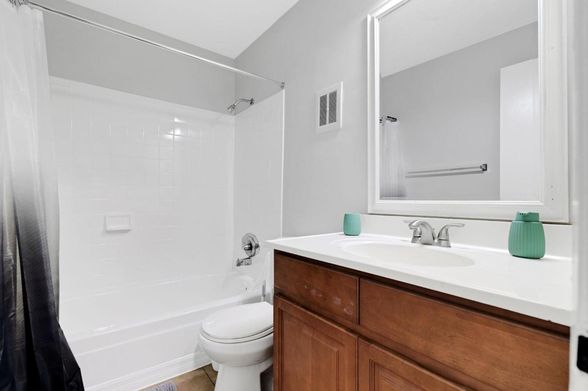 Sweetwater 8b I Beautiful 2bd I Free Parking Apartment