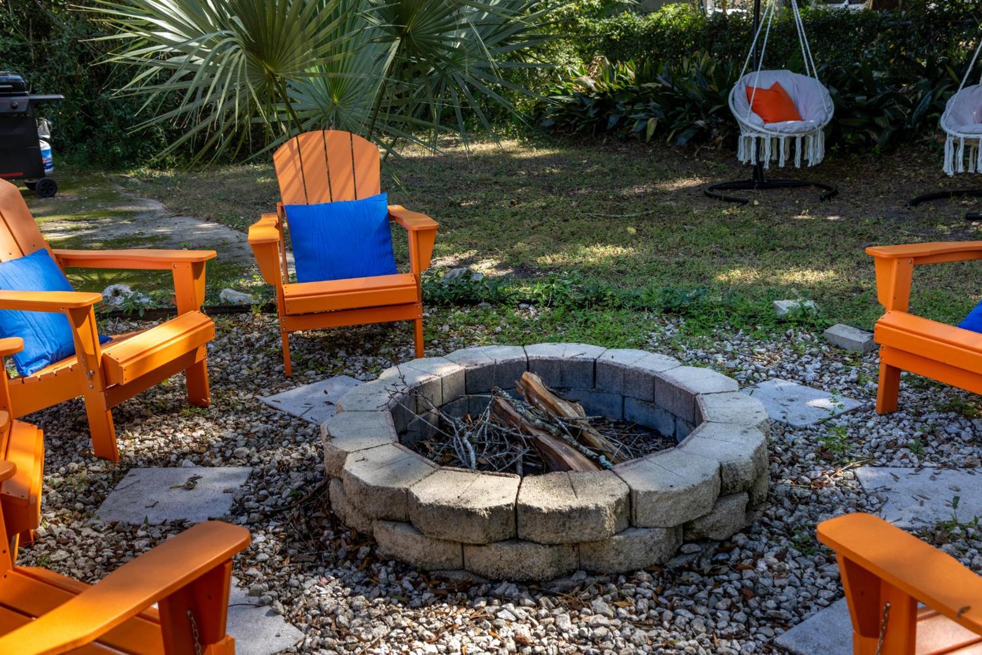 Holiday home 4bd Gator Grove - Backyard - Games - Near Uf