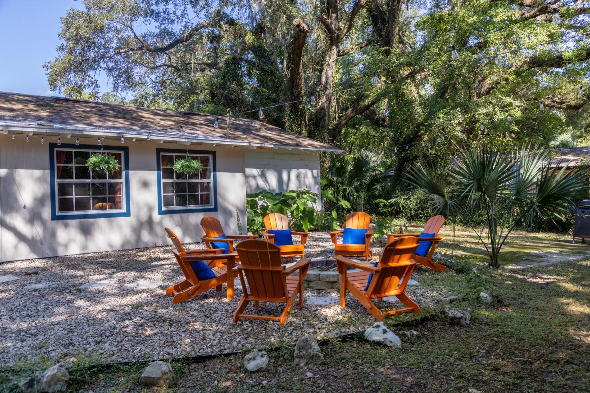 Holiday home 4bd Gator Grove - Backyard - Games - Near Uf