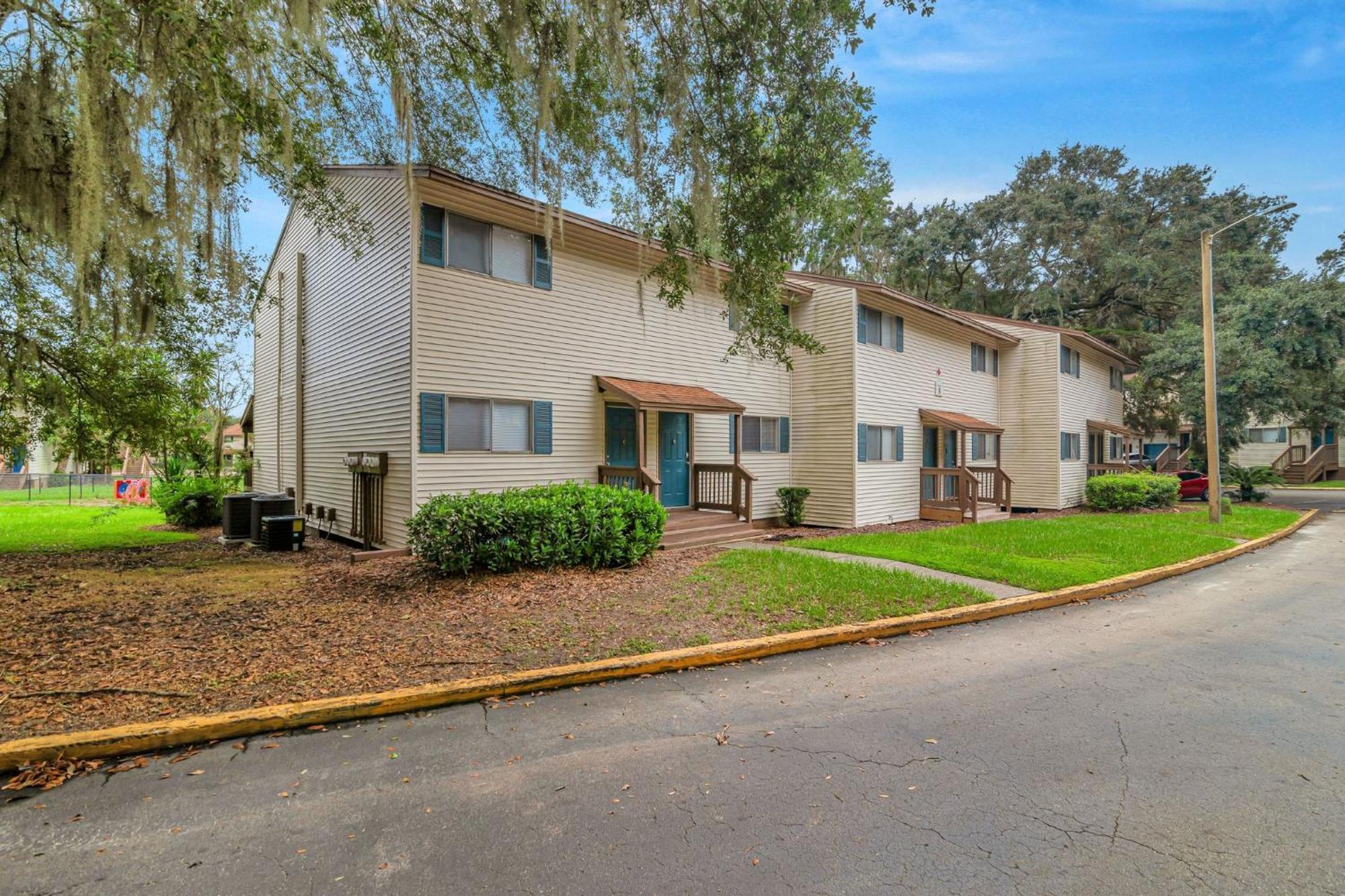Sweetwater 8b I Beautiful 2bd I Free Parking Apartment Gainesville