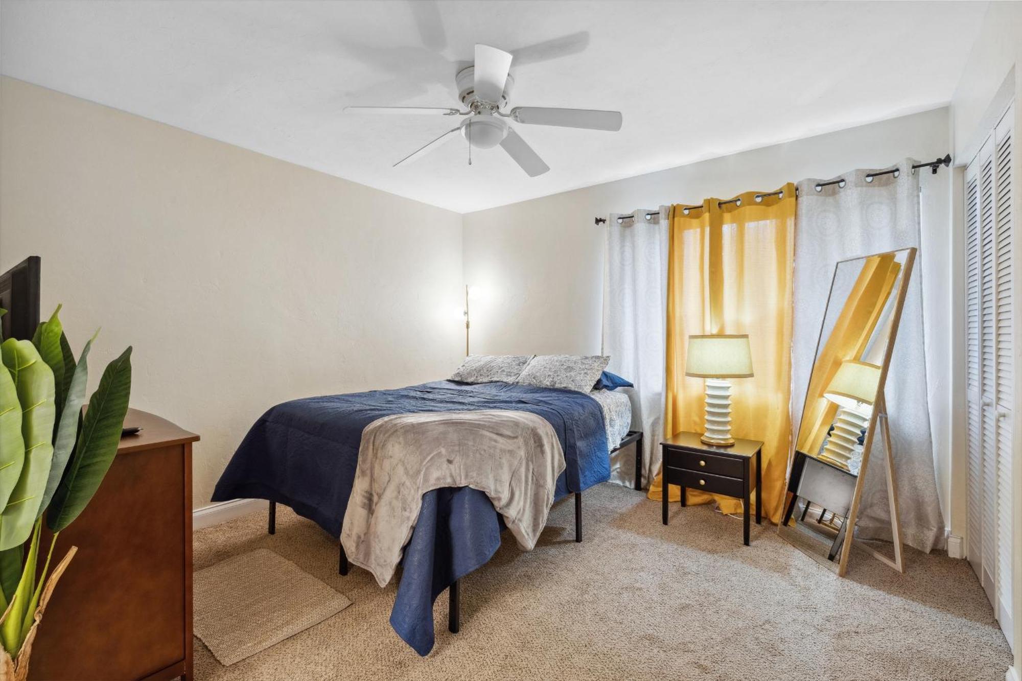 Apartment Free Parking-only 3 Min To Uf, Downtown & Midtown! *