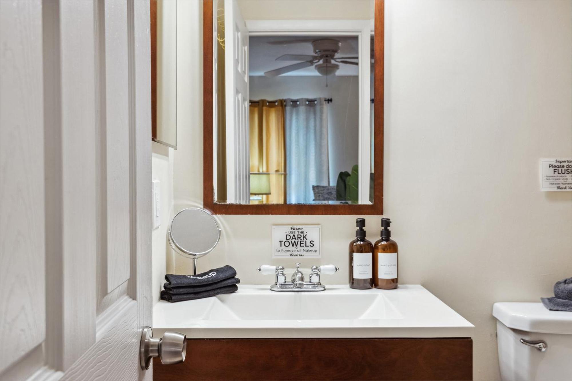 Apartment Free Parking-only 3 Min To Uf, Downtown & Midtown! *