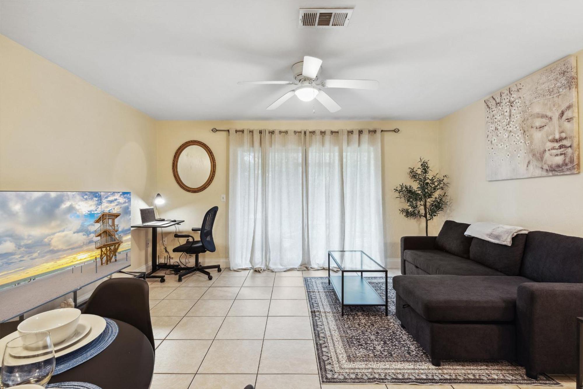 Free Parking-only 3 Min To Uf, Downtown & Midtown! Apartment *