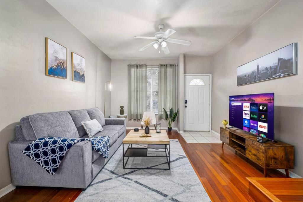 Cozy 2bed 2 And Half Bath Townhome Near Uf Shands