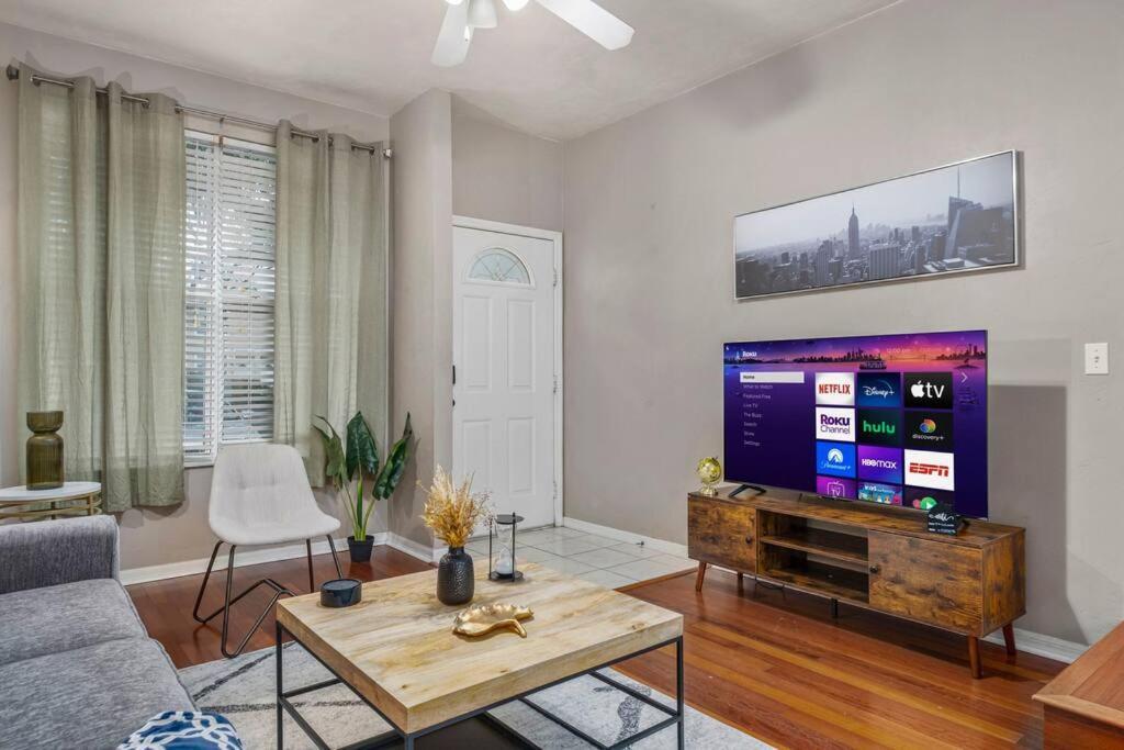 Cozy 2bed 2 And Half Bath Townhome Near Uf Shands Apartment *