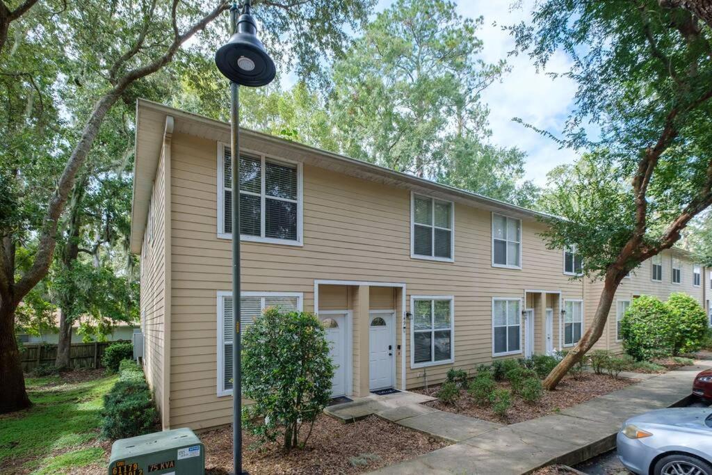 Cozy 2bed 2 And Half Bath Townhome Near Uf Shands Apartment Gainesville