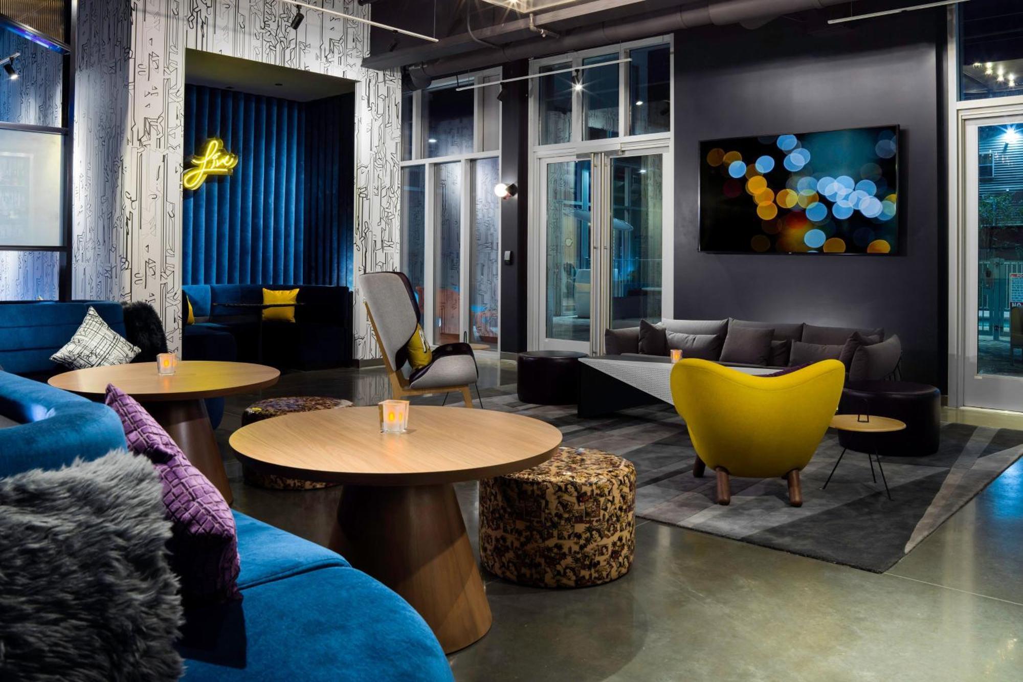 Aloft Area Hotel 3*