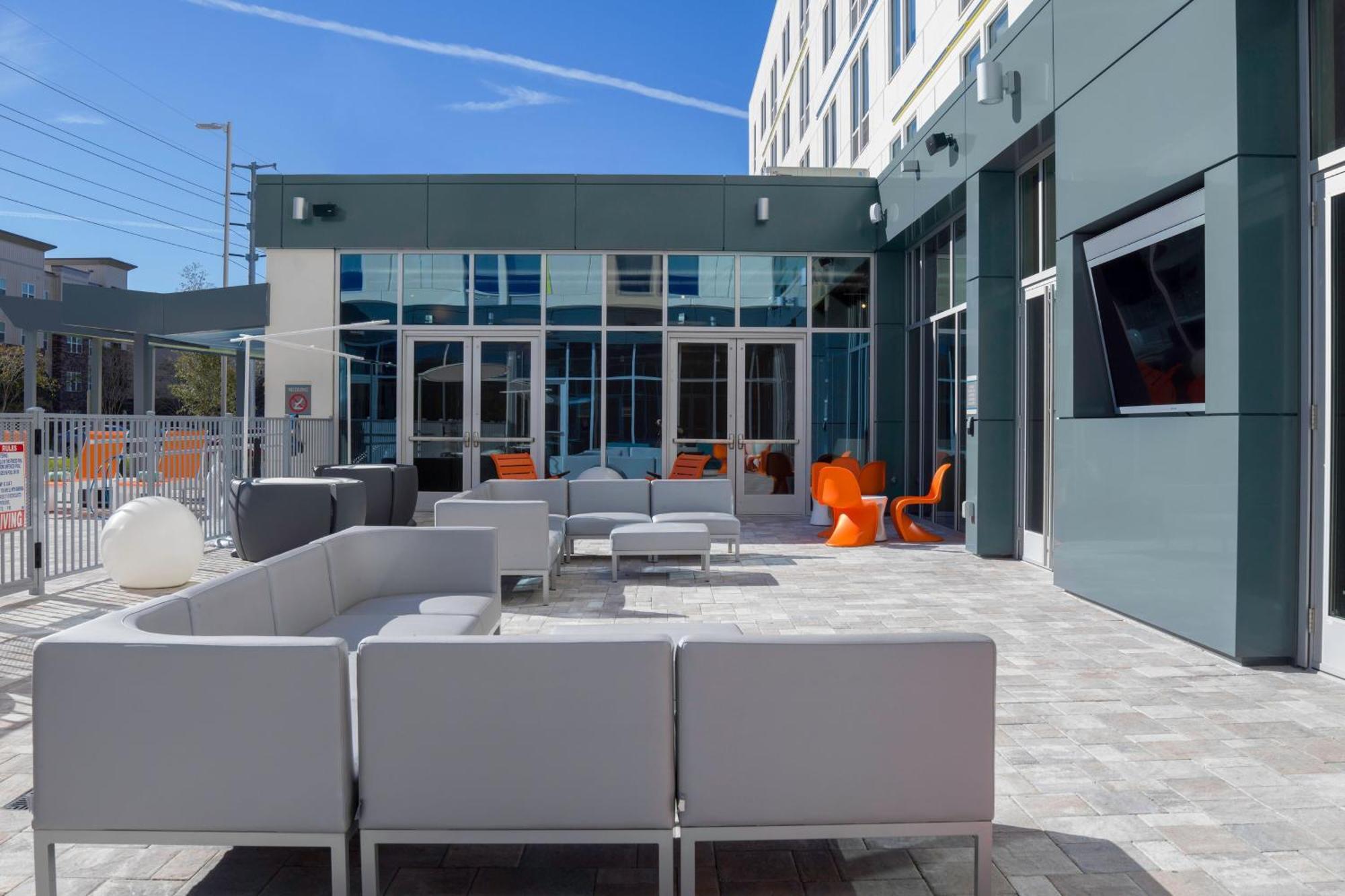 Aloft Area 3* Gainesville