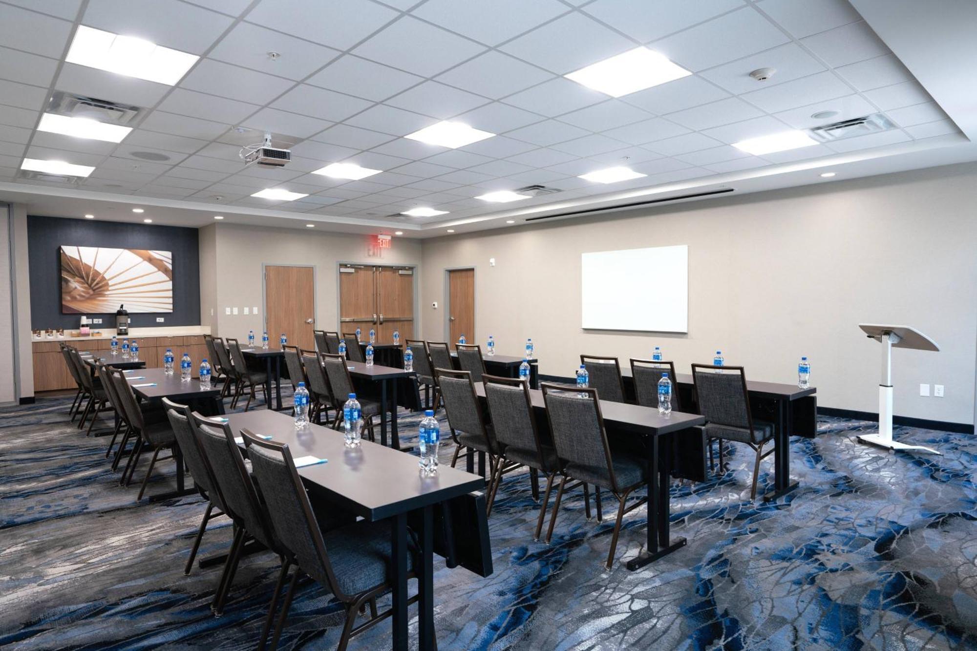 Hotel Fairfield & By Marriott I-75 Gainesville