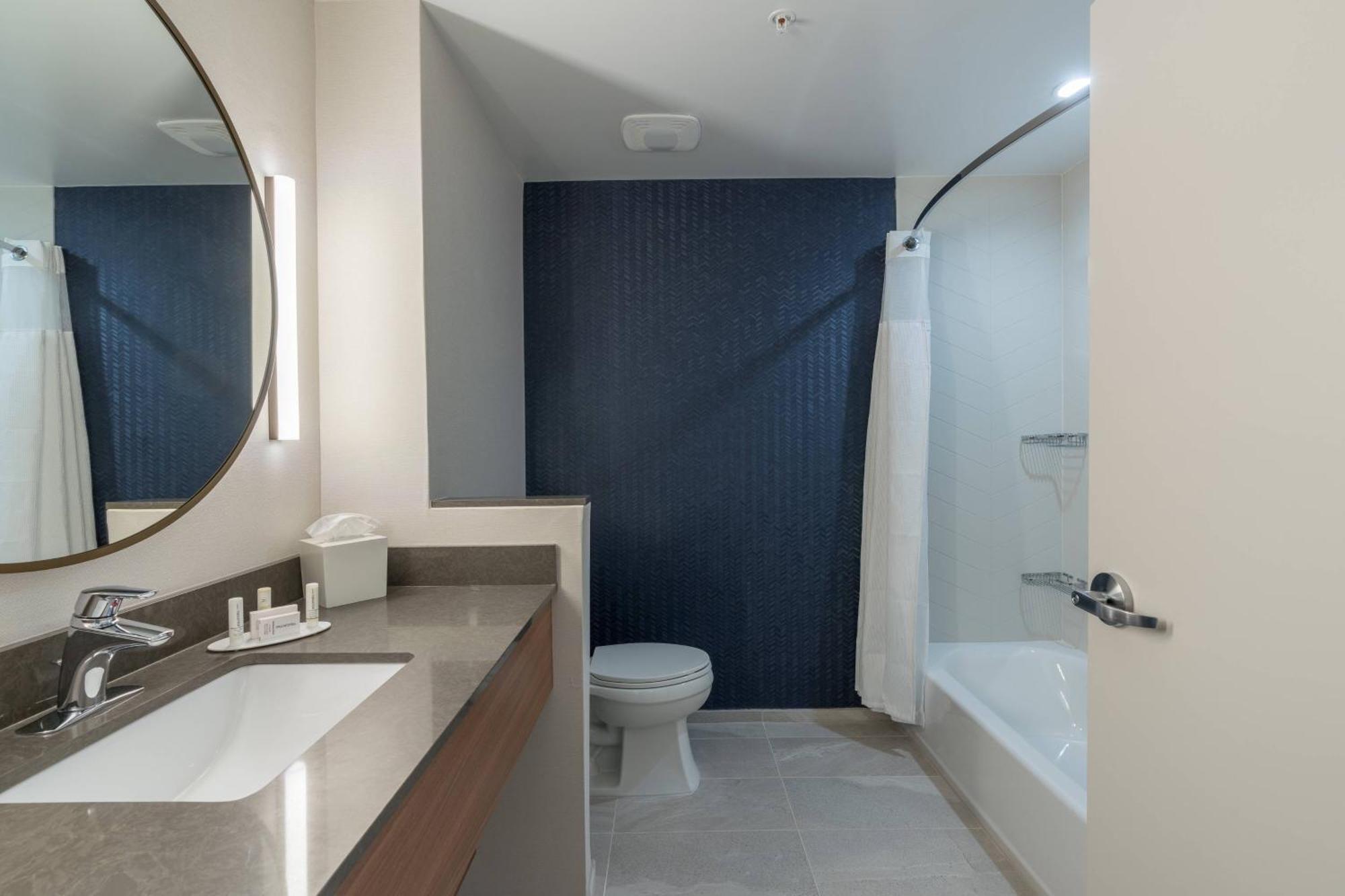 Fairfield & By Marriott I-75 Hotel