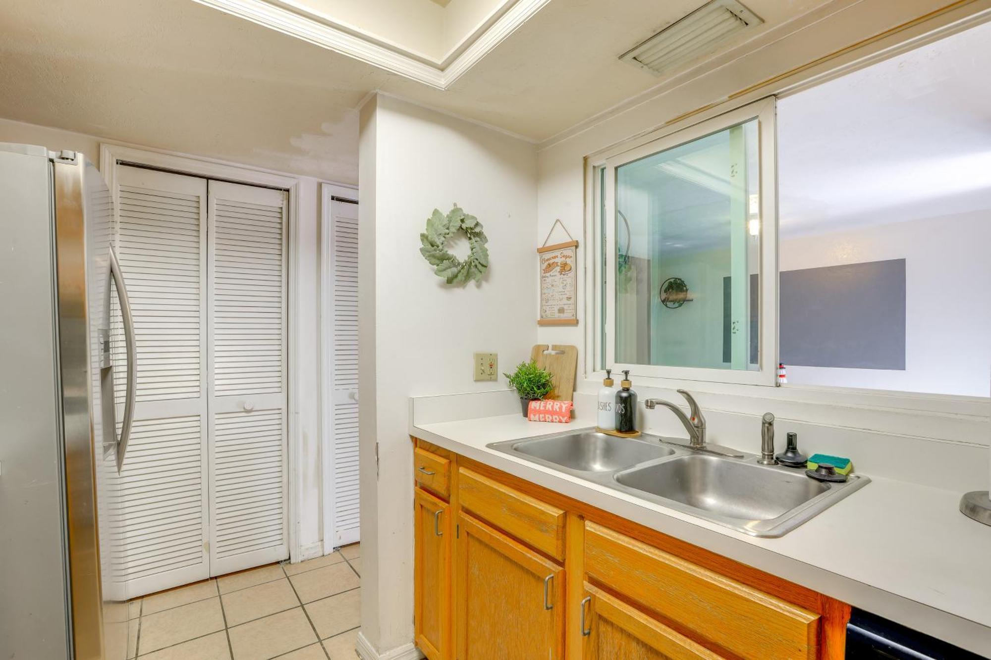 Holiday home 3 Mi To Uf Campus Charming Townhome