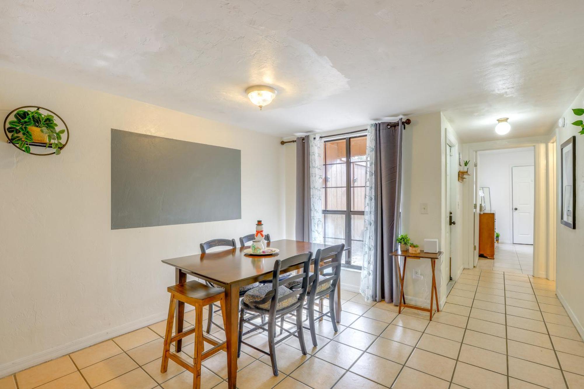 3 Mi To Uf Campus Charming Townhome