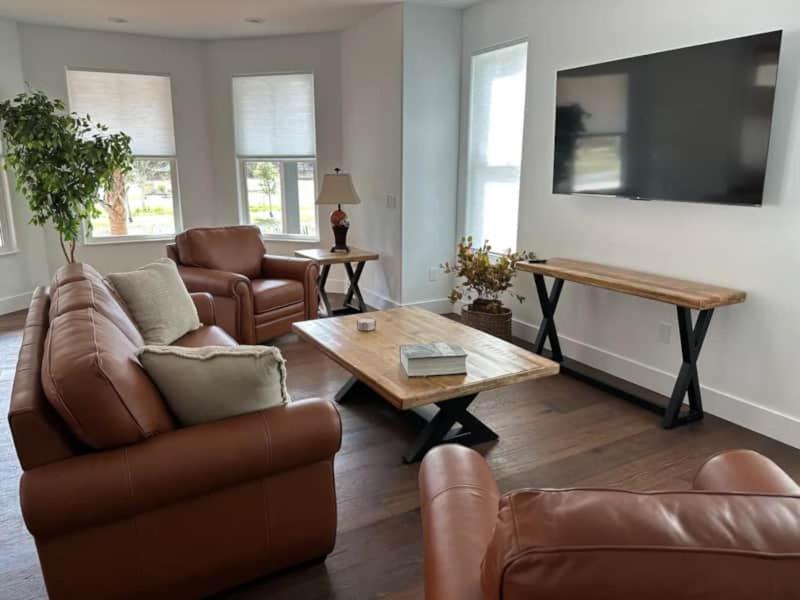 Gator Grove - Queen Ann Grey - New Build! Gainesville