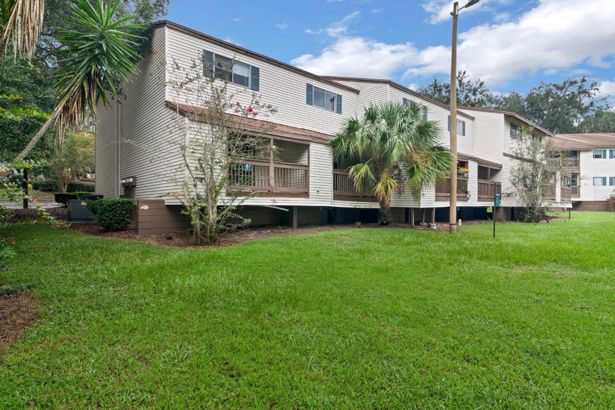 Sweetwater 7e I Beautiful 2bd I Free Parking Apartment Gainesville