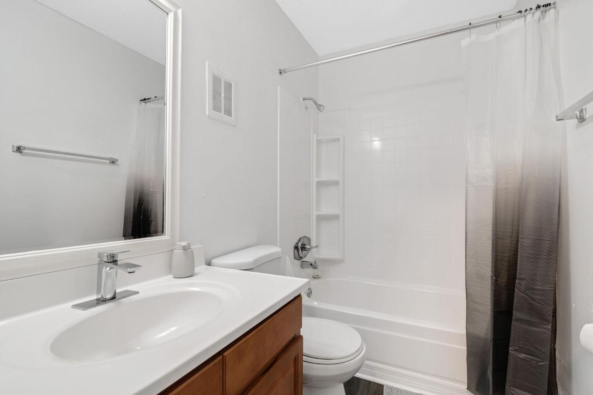 Sweetwater 7e I Beautiful 2bd I Free Parking *