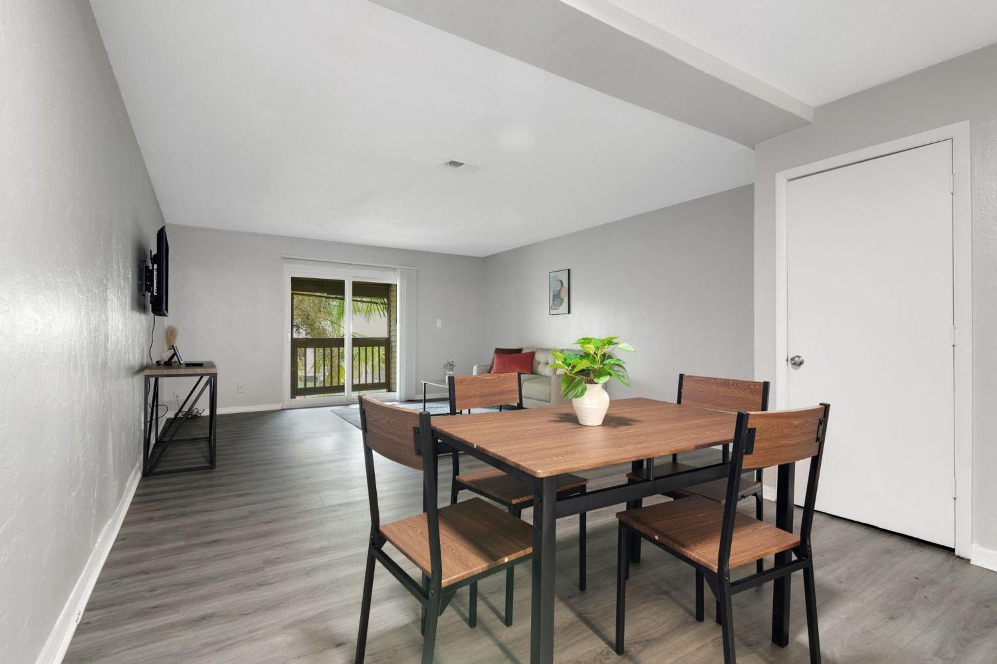Sweetwater 7e I Beautiful 2bd I Free Parking