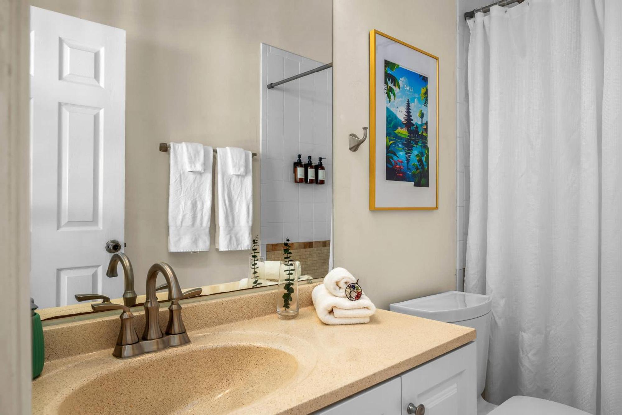 Bali Bliss Updated & Well-appointed Gainesville
