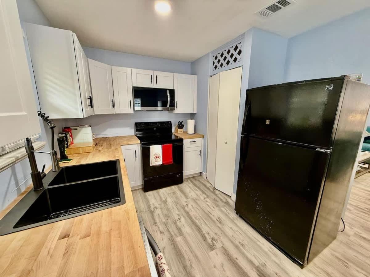 Heart Of Gnv With King Beds Villa Gainesville