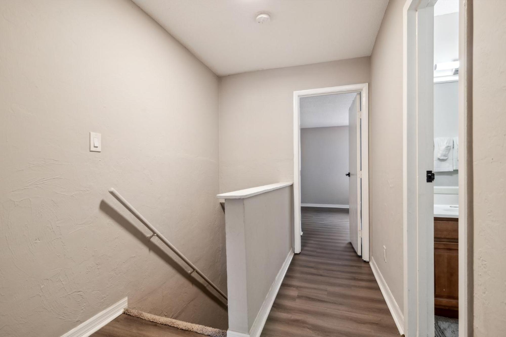 Sweetwater 8e I Beautiful 2bd I Free Parking Apartment