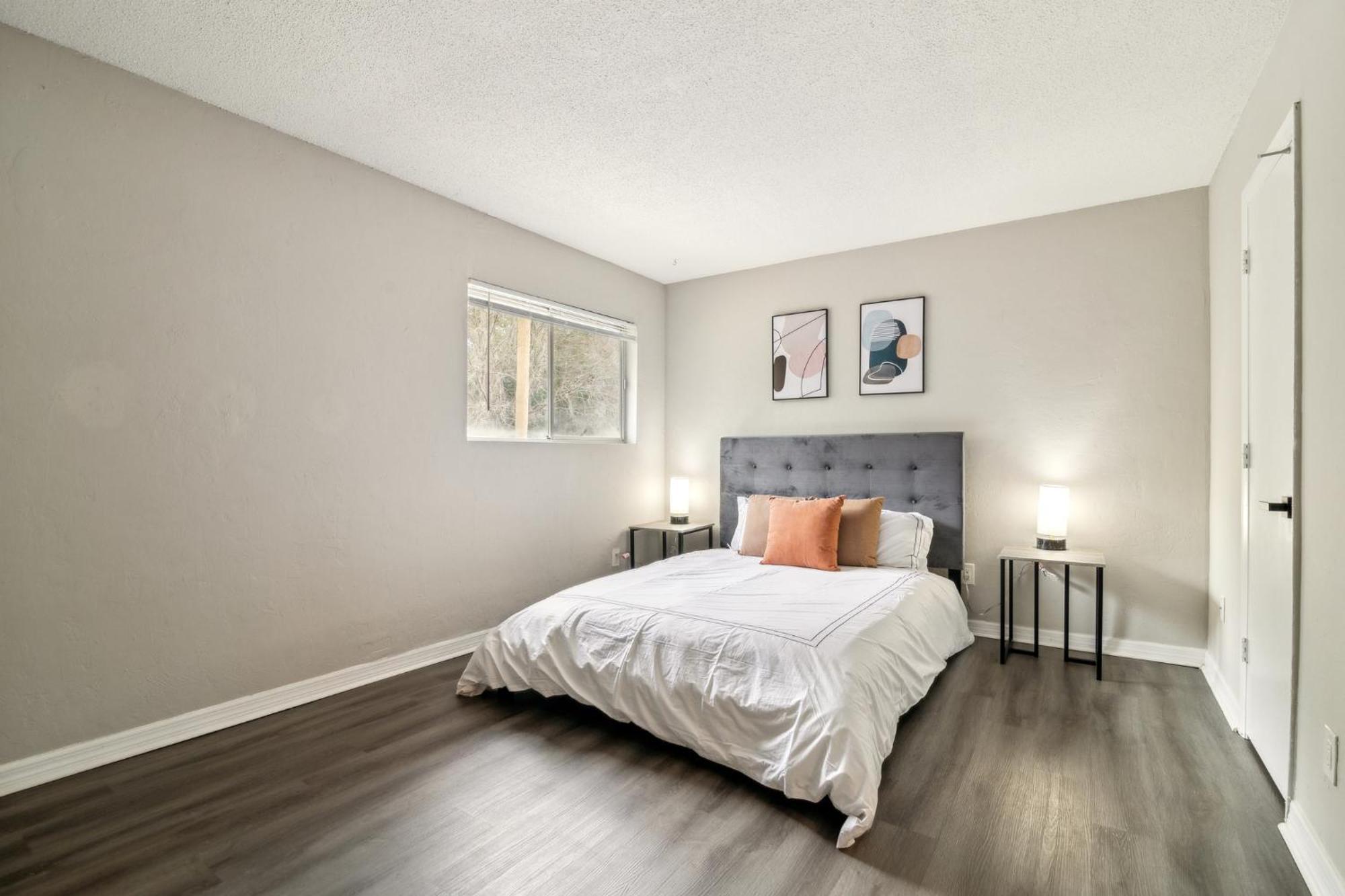 Sweetwater 8e I Beautiful 2bd I Free Parking * Gainesville