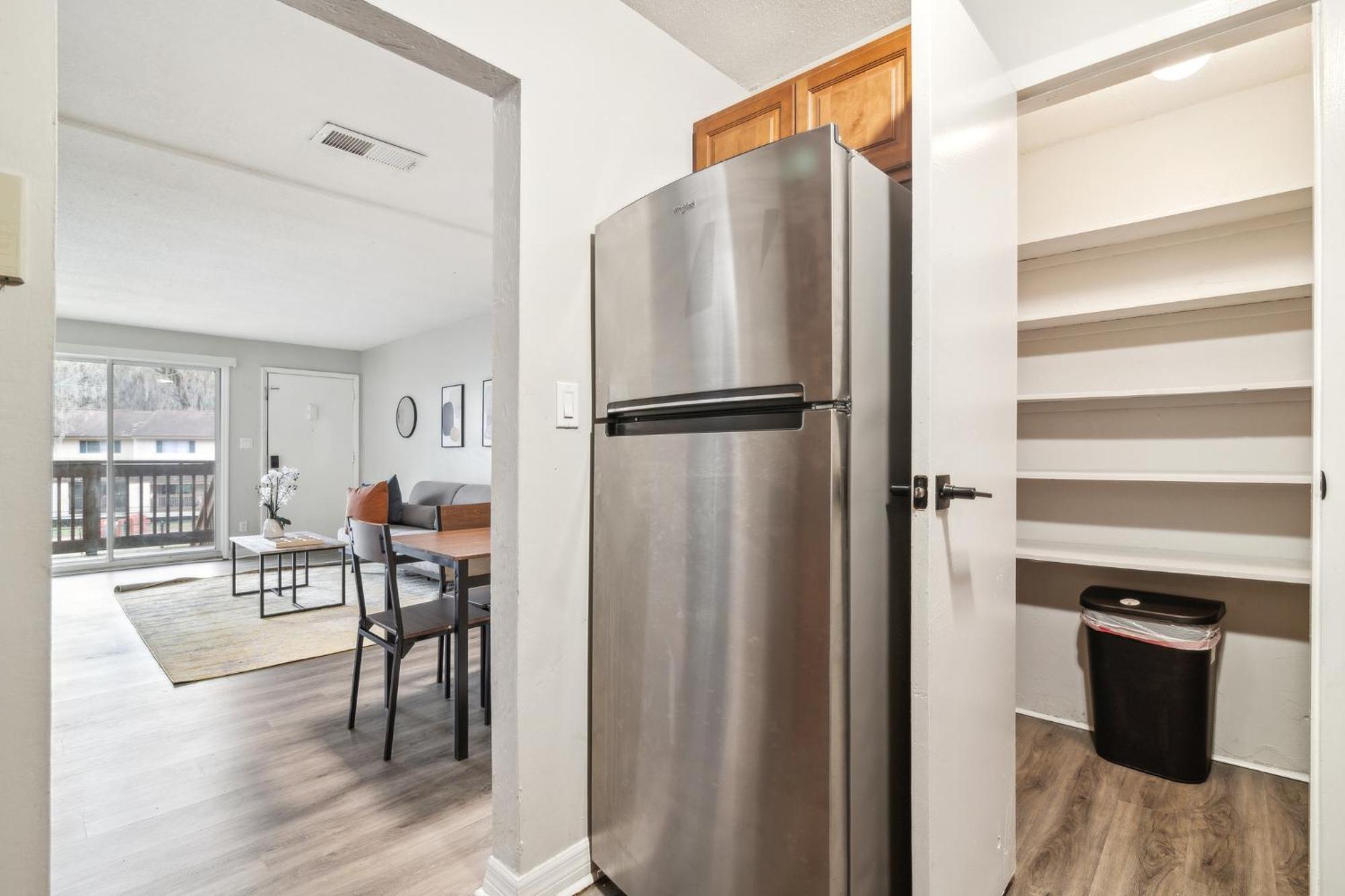 Sweetwater 5b I Beautiful 1bd I Free Parking Gainesville
