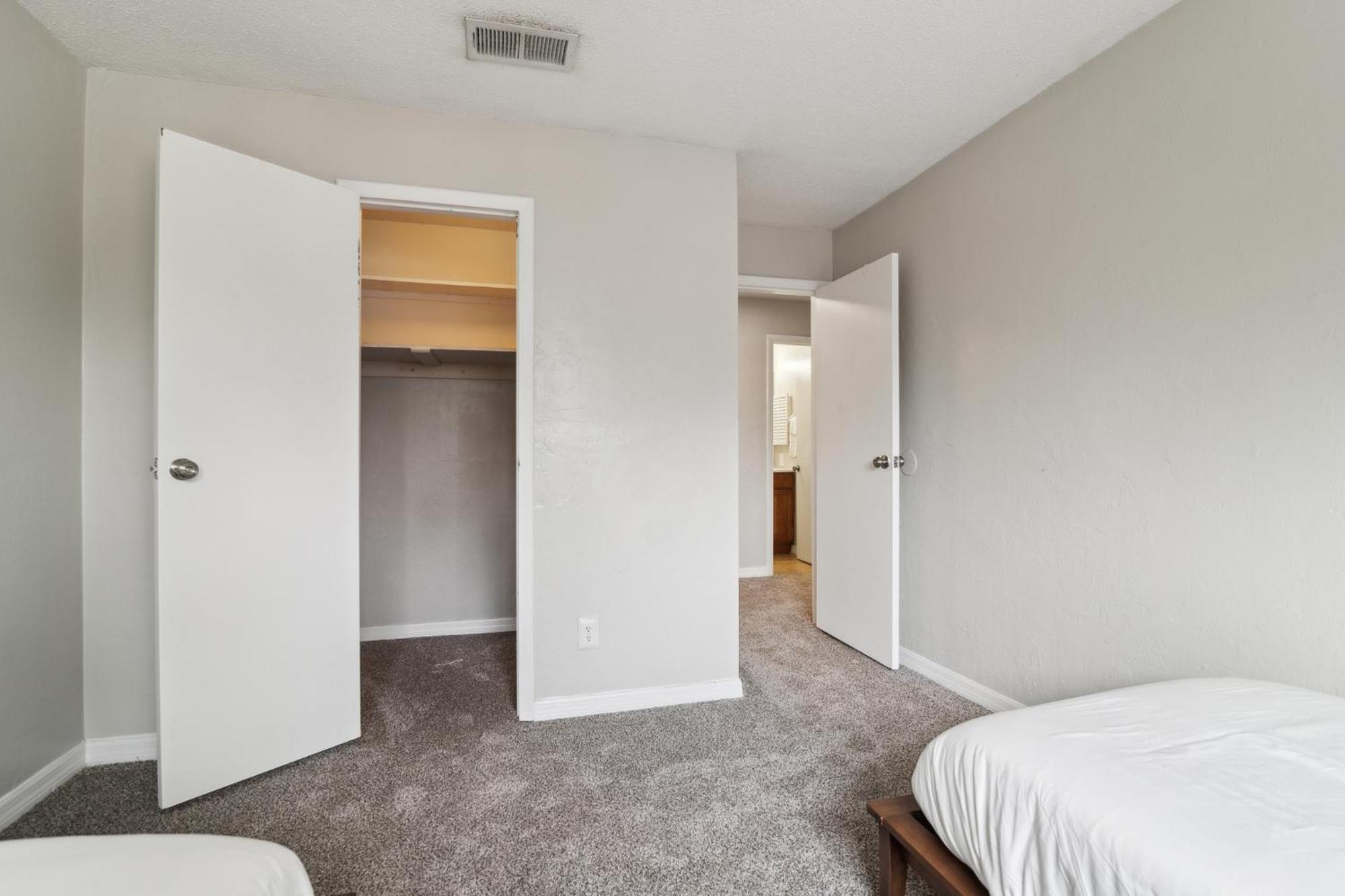 Sweetwater 19h I Beautiful 3bd I Free Parking Gainesville