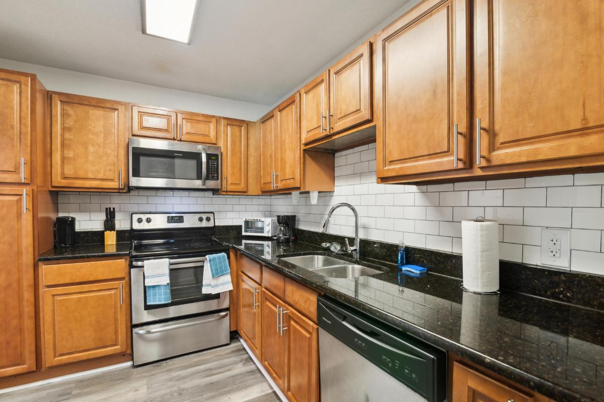 Sweetwater 19h I Beautiful 3bd I Free Parking Gainesville