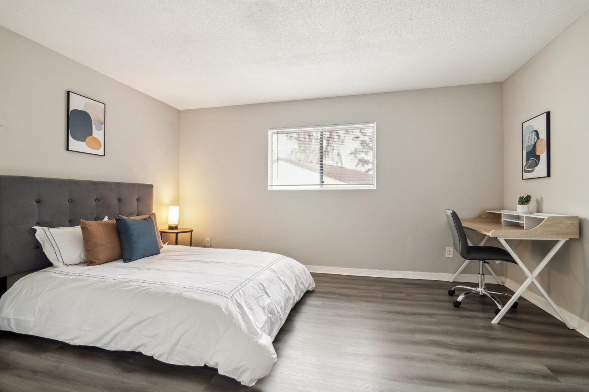 Sweetwater 8e I Beautiful 2bd I Free Parking *