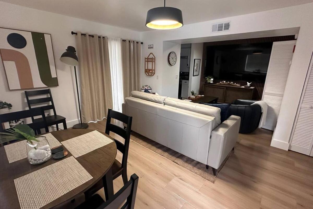 Newly Remodeled Condo - Near Uf, Shands & Va ! Apartment *