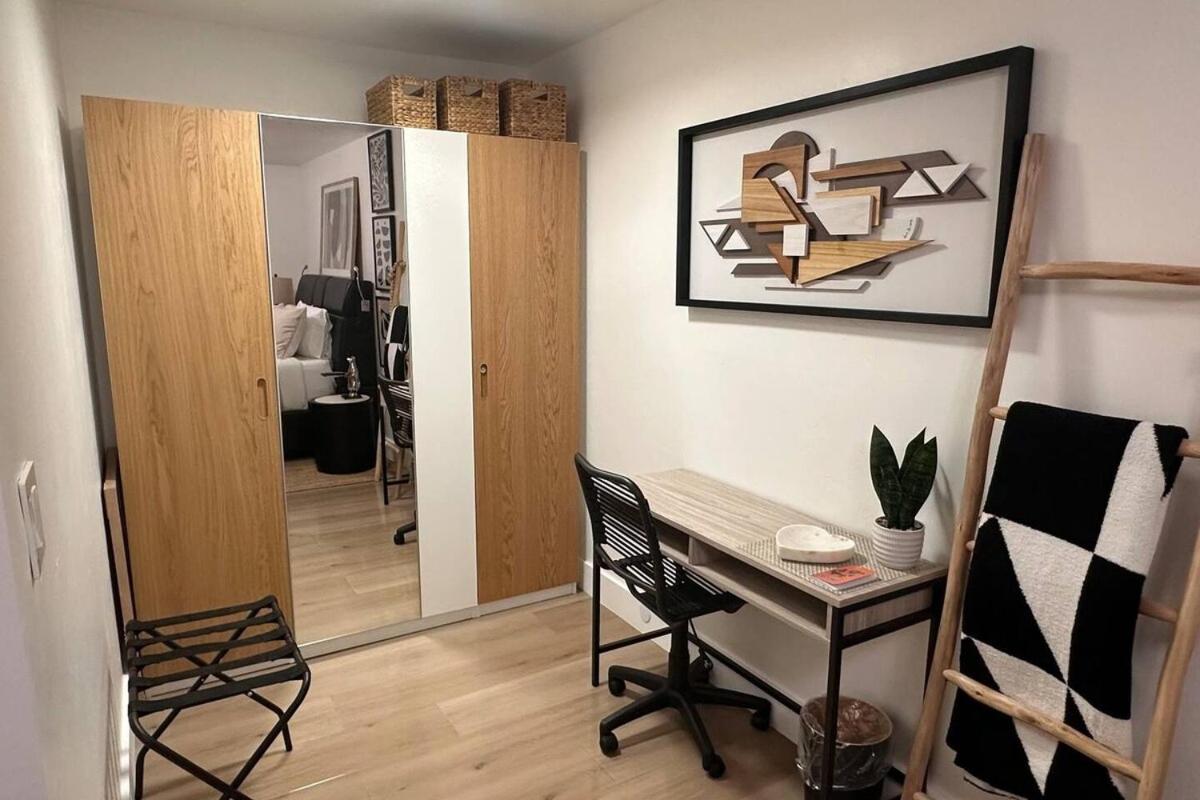 Newly Remodeled Condo - Near Uf, Shands & Va ! *