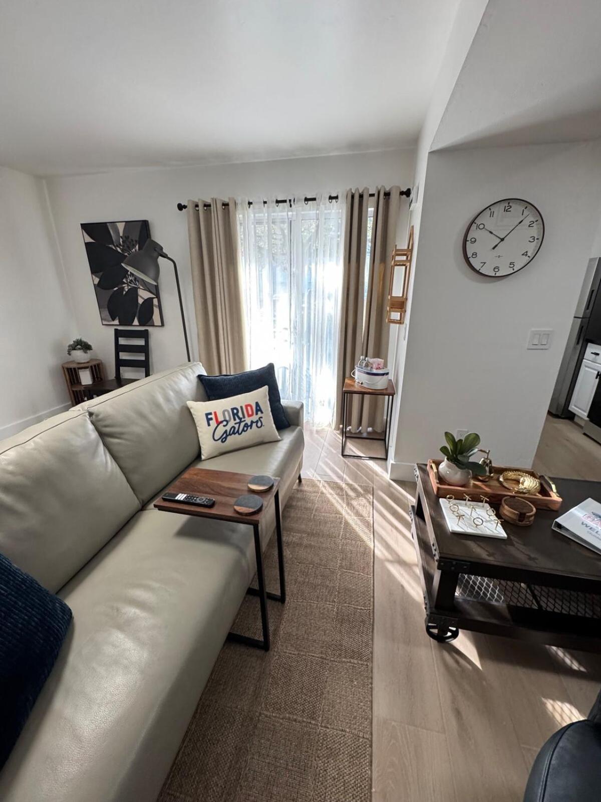 Newly Remodeled Condo - Near Uf, Shands & Va ! *