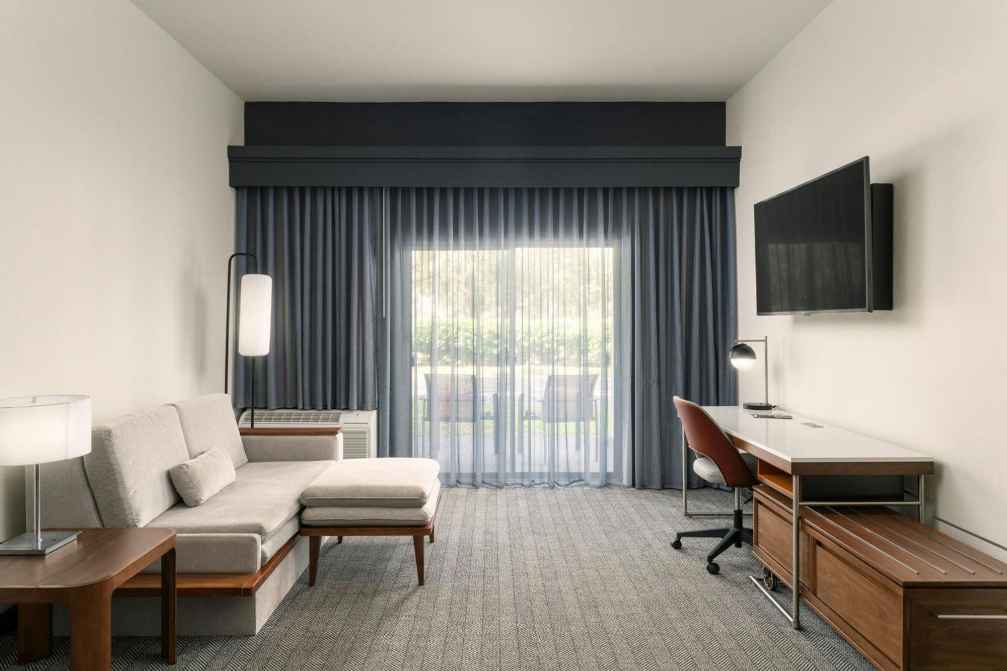 Courtyard By Marriott Fl Hotel 3*