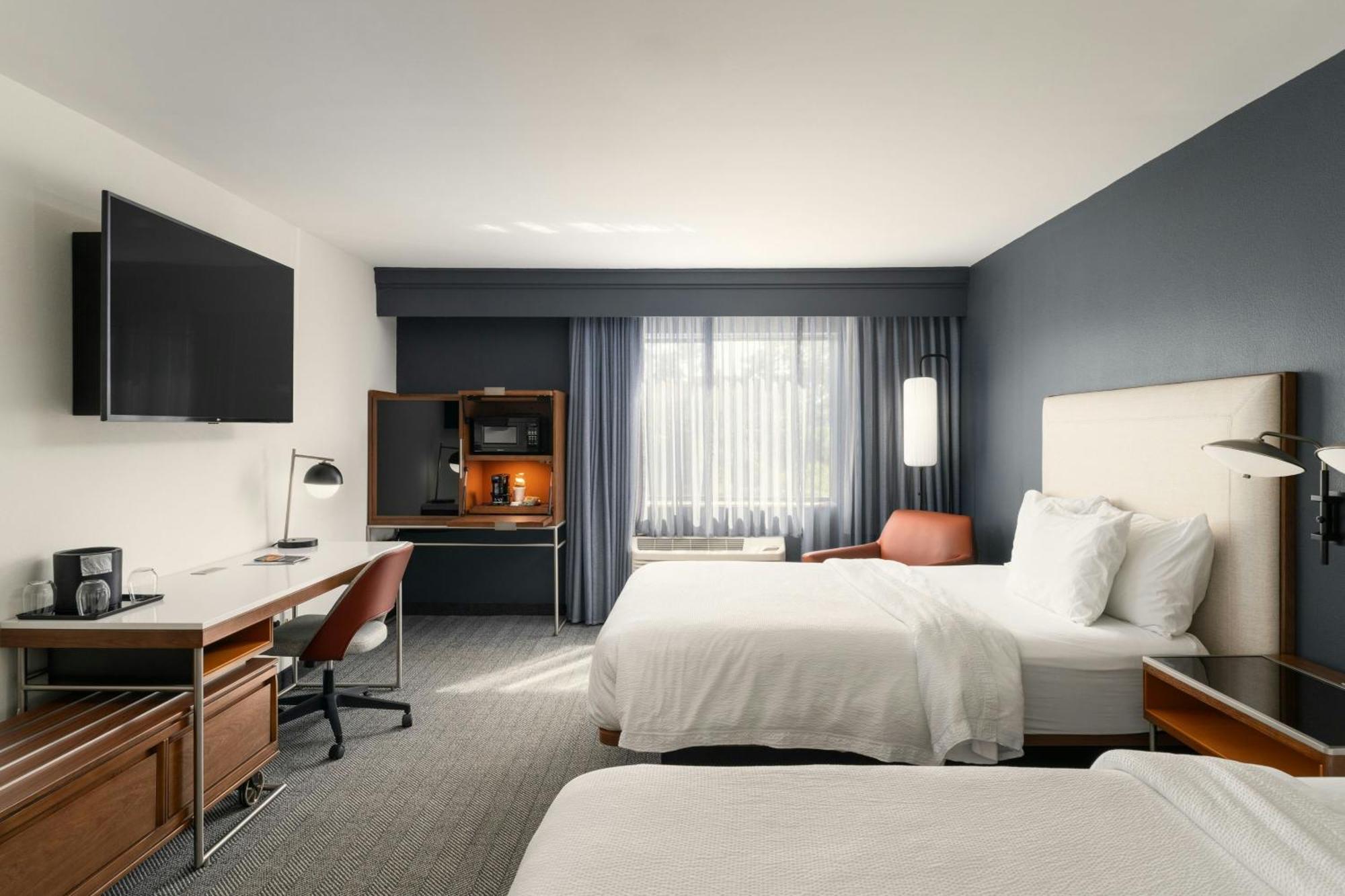 Courtyard By Marriott Fl