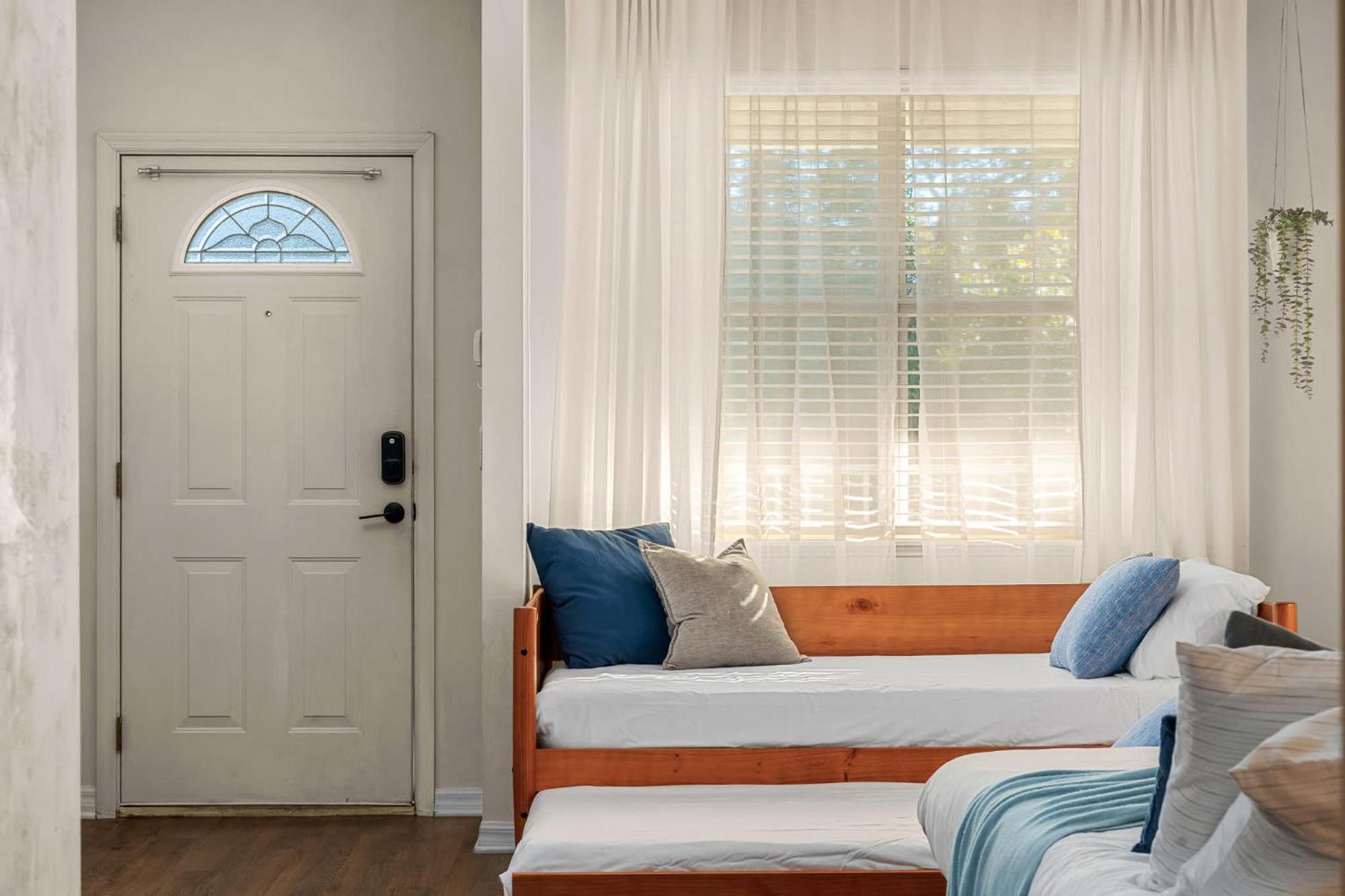 Stylish & Renovated Modern Boutique Holiday home *