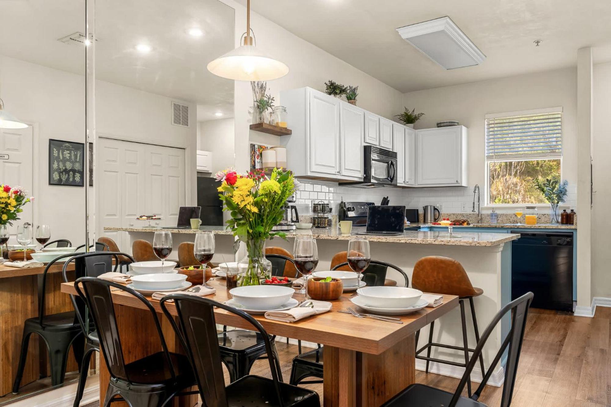 Stylish & Renovated Modern Boutique *
