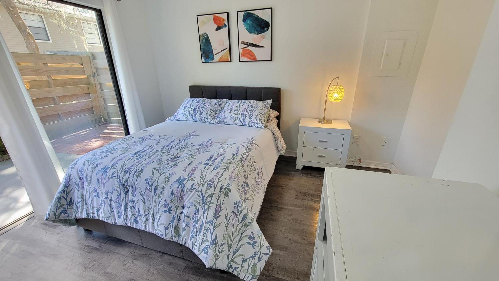 Discover Luxury Steps Away From Celebration Pointe And I-75! Apartamento