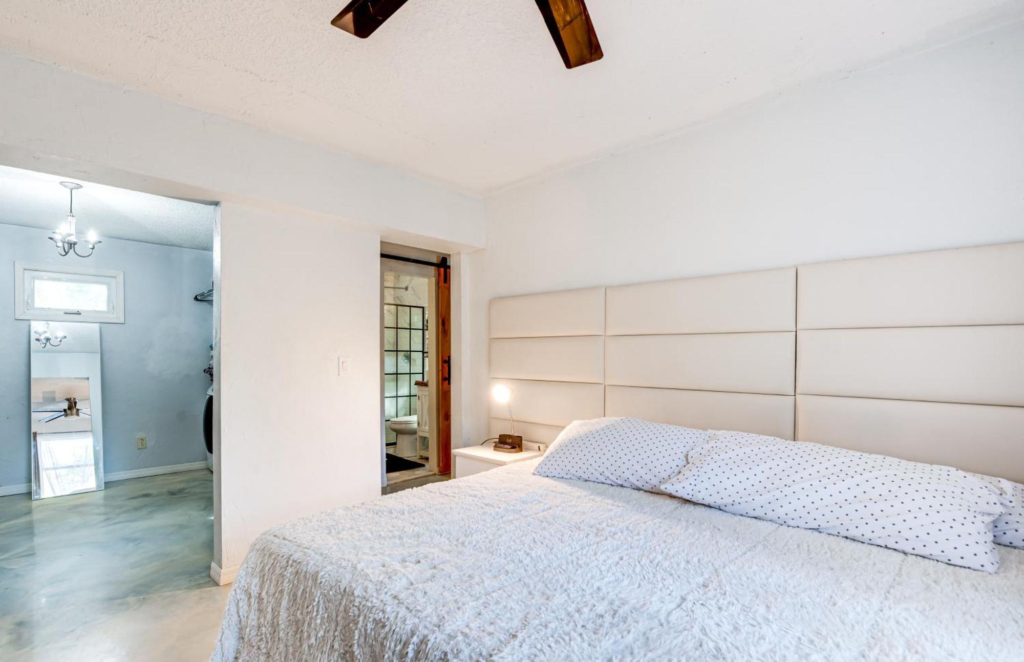 Pet-friendly Vacation With Patio! Gainesville