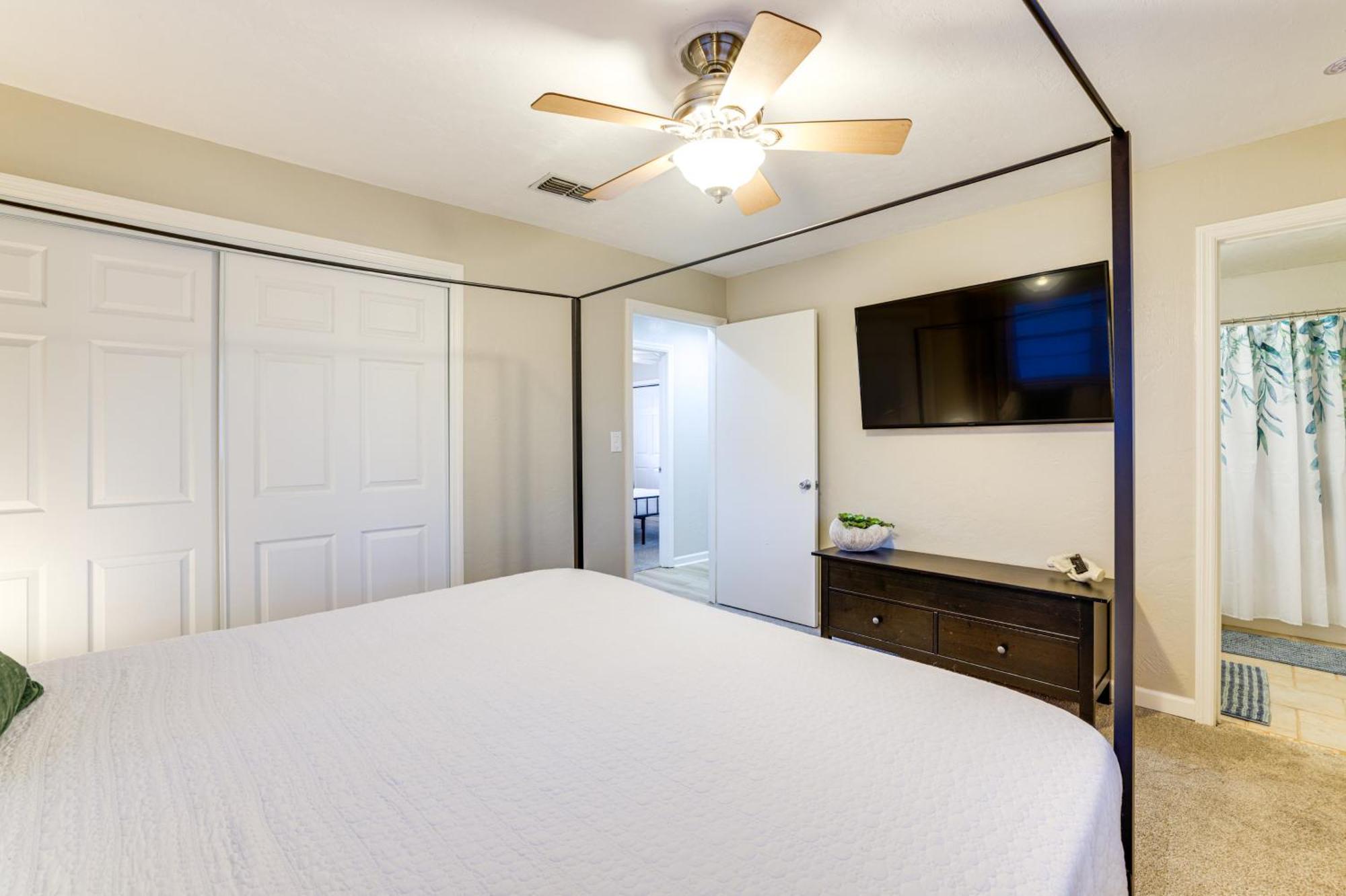 Holiday home With Fire Pit, 4 Mi To Uf Campus! Gainesville