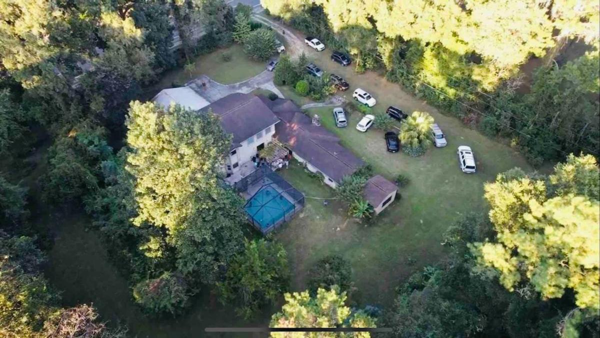 Majestic House With Swimming Pool Casa de férias Gainesville