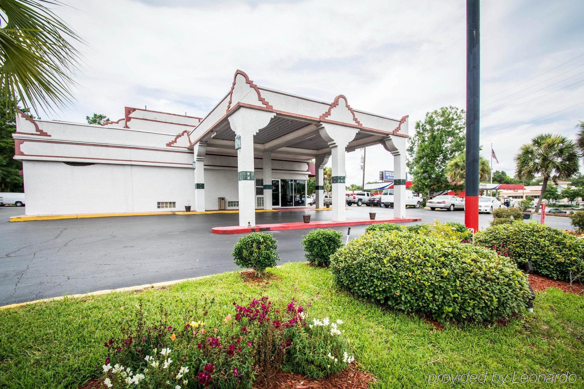Americas Value - Motel 2*