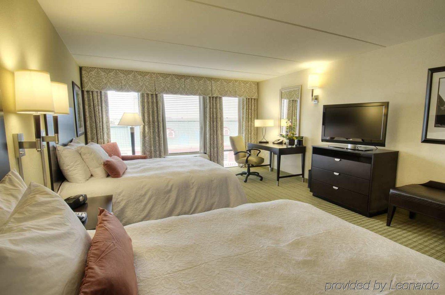 Hampton & Downtown Hotel