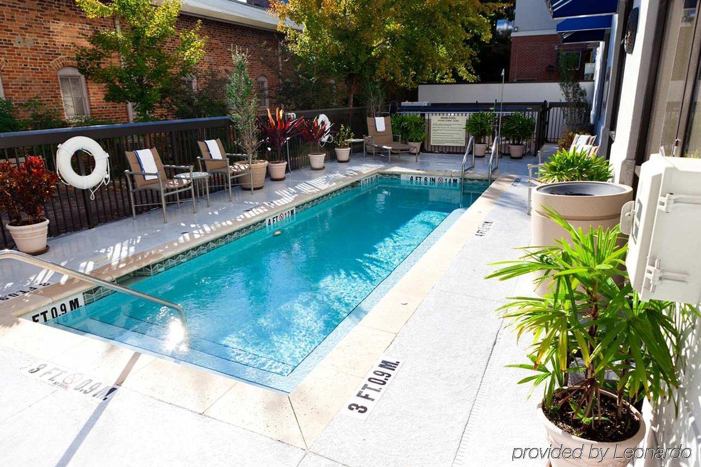Hampton & Downtown 3*