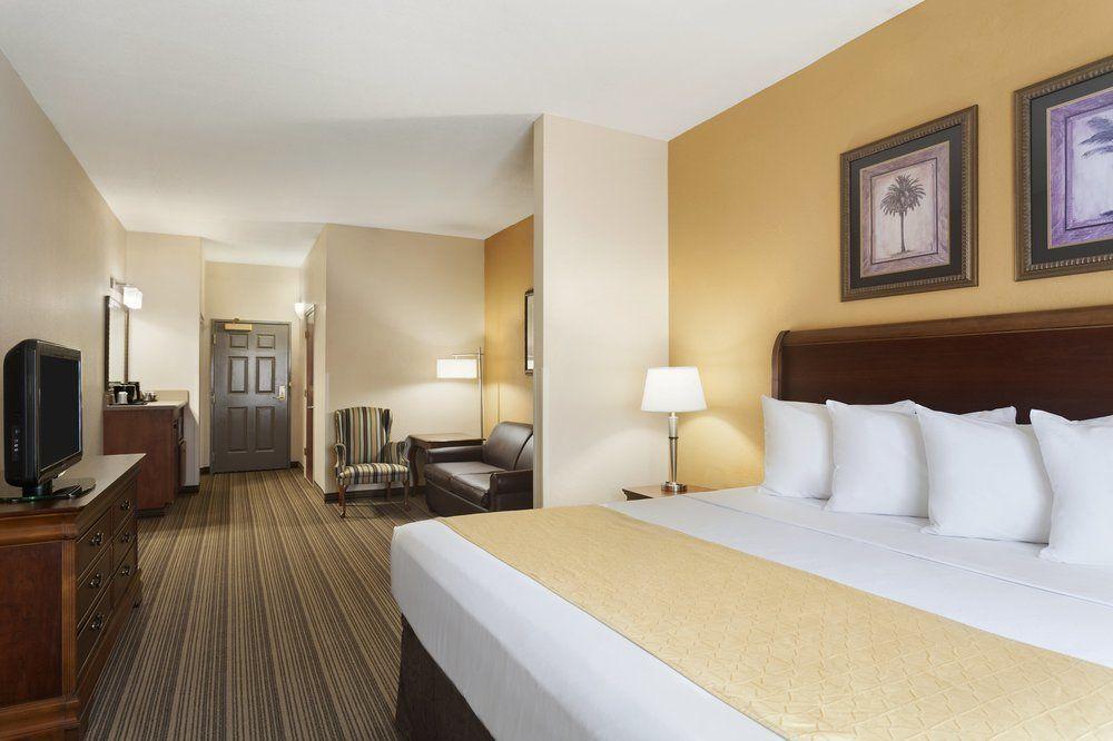 Country & By Radisson, Gainesville, Fl Gainesville