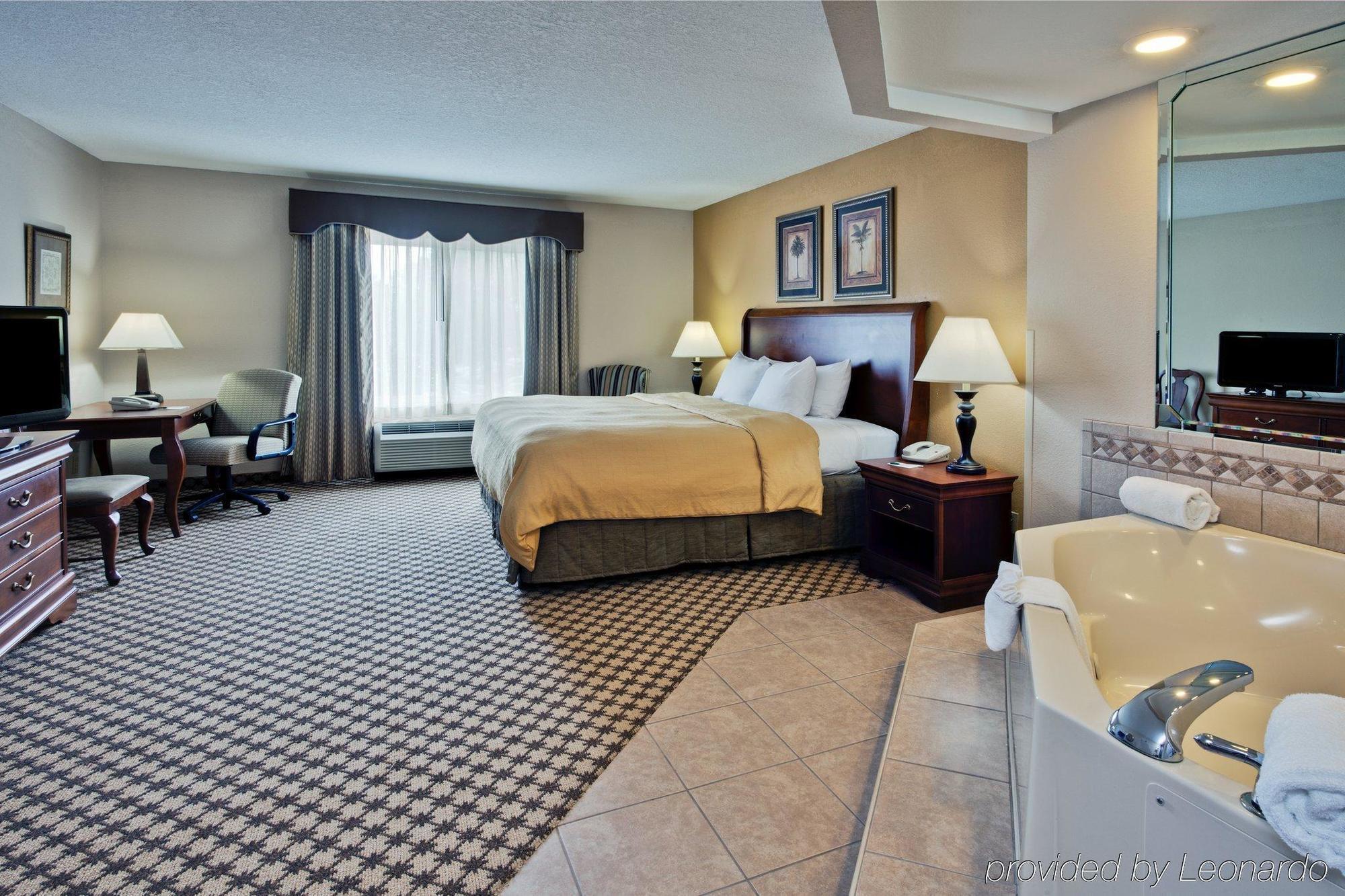 Hotel Country & By Radisson, Gainesville, Fl